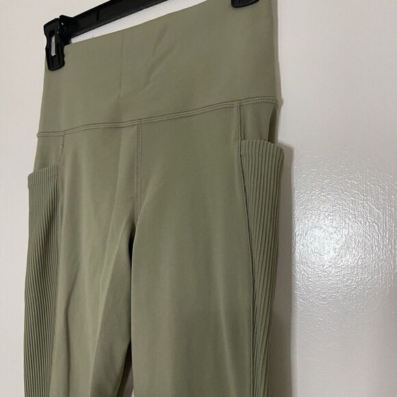 Athleta Leggings Salutation Stash Pocket II Cutout 7/8 Crop Athletic Green small - Picture 4 of 8